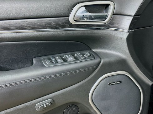 Used 2017 Jeep Grand Cherokee Summit image 18