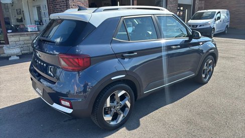 Used 2020 Hyundai Venue image 15
