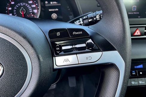 Used 2022 Hyundai Elantra SEL image 22