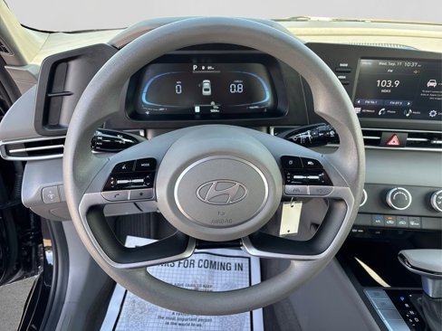 Certified 2024 Hyundai Elantra SE image 24