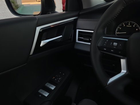 New 2025 Mitsubishi Outlander SE image 19
