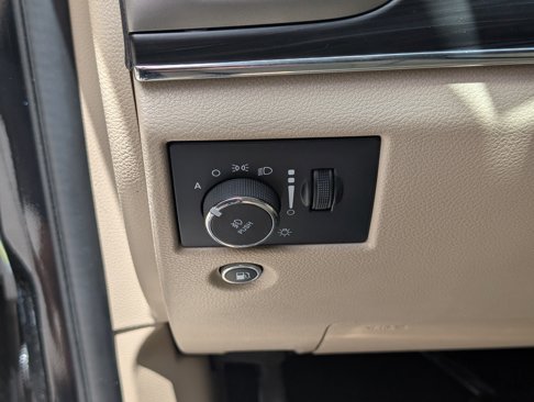 Used 2021 Jeep Grand Cherokee Limited image 17