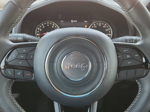 Used 2021 Jeep Renegade Latitude image 15