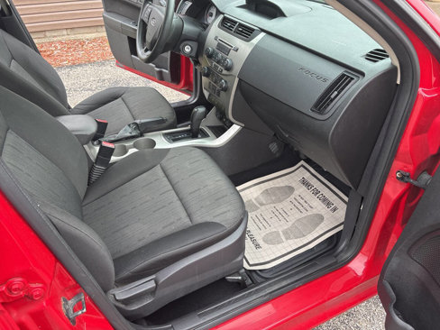 Used 2008 Ford Focus SE image 8