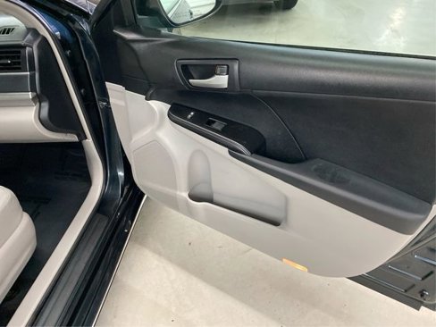 Used 2012 Toyota Camry LE image 23
