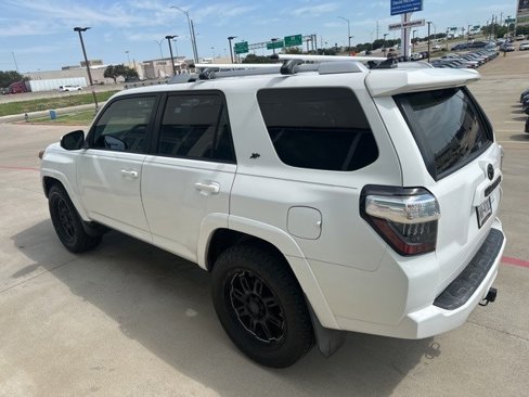 Used 2015 Toyota 4Runner SR5 image 6