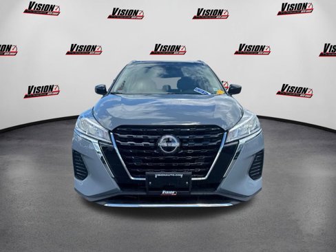 Used 2023 Nissan Kicks SV image 2