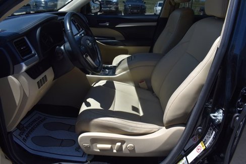 Used 2014 Toyota Highlander XLE image 15