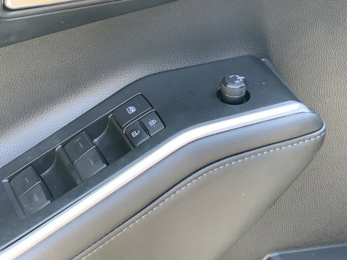 Used 2020 Toyota Highlander XLE image 14