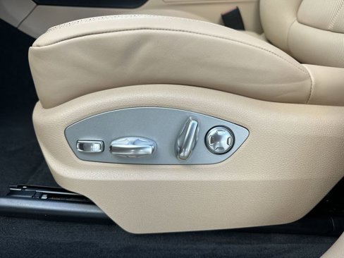 New 2025 Porsche Macan image 16