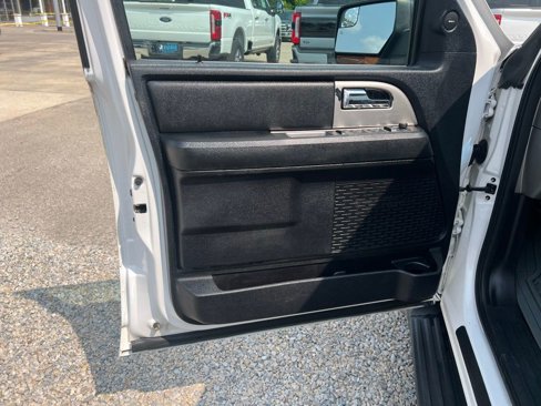 Used 2016 Ford Expedition XLT w/ Equipment Group 202A image 11