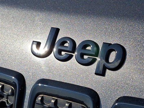 Used 2020 Jeep Cherokee Latitude Plus image 30