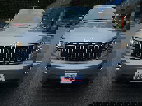 Used 2021 Jeep Grand Cherokee Laredo w/ Security & Convenience Group image 8