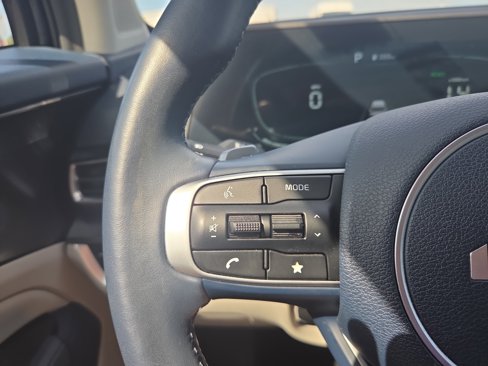 Used 2023 Kia Sportage EX image 11