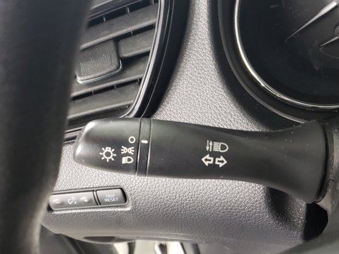 Used 2018 Nissan Rogue S image 18