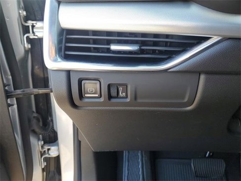 Used 2021 Cadillac XT4 Premium Luxury image 20