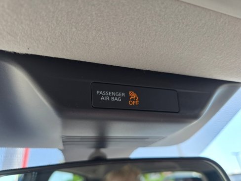 New 2025 Nissan Kicks SR image 38