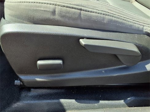 Used 2018 Chevrolet Colorado W/T image 15
