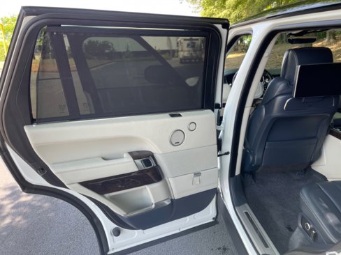 Used 2017 Land Rover Range Rover Long Wheelbase Autobiography image 27