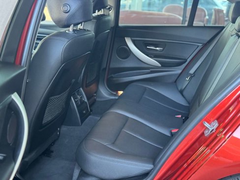 Used 2018 BMW 320i Sedan w/ Convenience Package image 14