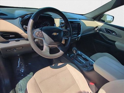 Used 2022 Chevrolet Traverse LS image 10