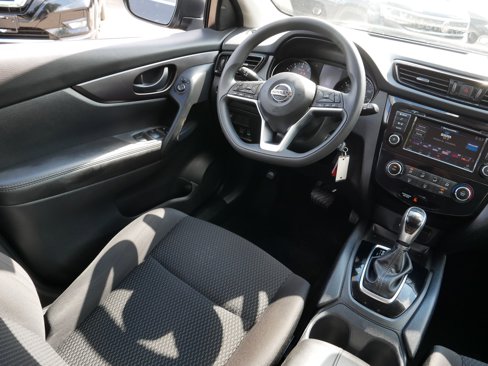 Certified 2022 Nissan Rogue Sport S image 9