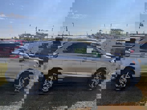 Used 2024 Ford Edge SEL w/ Convenience Package image 5