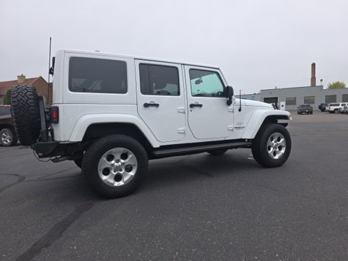 Used 2015 Jeep Wrangler Unlimited Sahara w/ Connectivity Group image 14