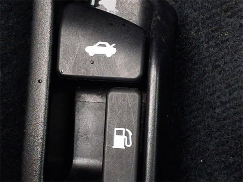 Used 2012 Toyota Camry image 26