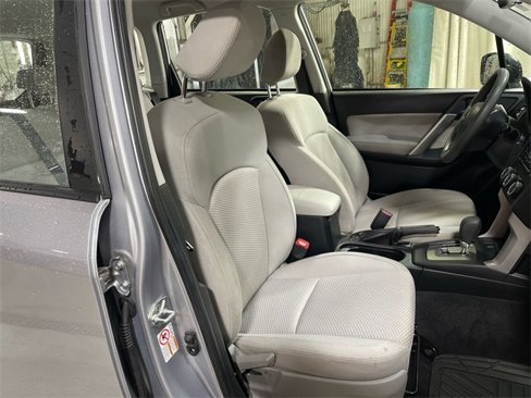 Used 2015 Subaru Forester 2.5i w/ Alloy Wheel Package image 23