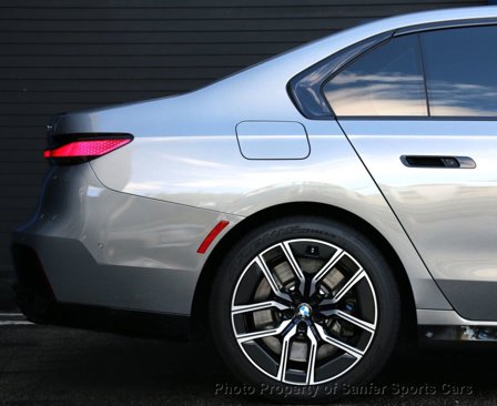 Used 2023 BMW 760i xDrive w/ Executive Package image 15