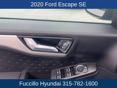 Used 2020 Ford Escape SE image 16