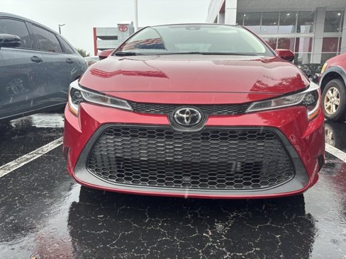 Used 2022 Toyota Corolla LE image 2