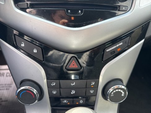 Used 2014 Chevrolet Cruze LT image 25