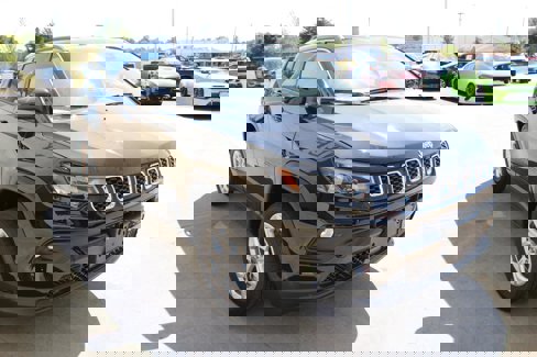 New 2025 Jeep Compass Latitude image 5