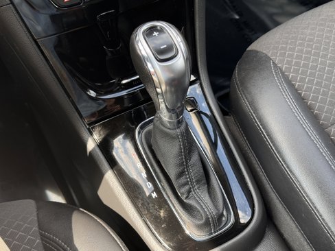 Used 2020 Buick Encore Preferred w/ Safety Package image 25