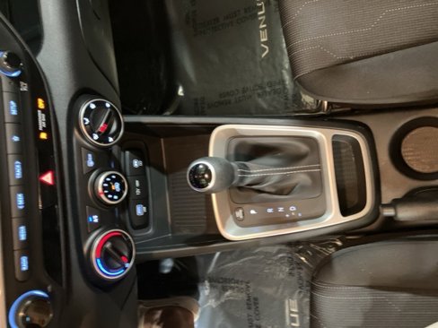 Used 2024 Hyundai Venue SE image 17