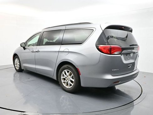 Used 2020 Chrysler Voyager Lxi image 7