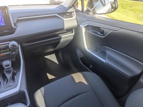 New 2024 Toyota RAV4 LE image 17