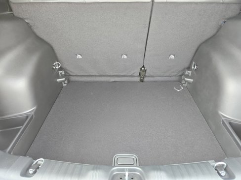 New 2025 Jeep Compass Latitude image 25