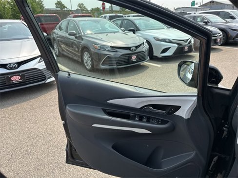 Used 2021 Chevrolet Bolt Premier w/ Infotainment Package image 37