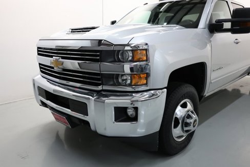 Used 2018 Chevrolet Silverado 3500 LT w/ LT Convenience Package image 38