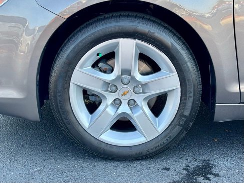 Used 2011 Chevrolet Malibu LS image 10