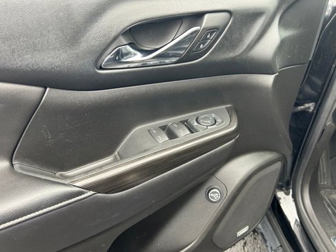 Used 2018 GMC Acadia SLT image 29