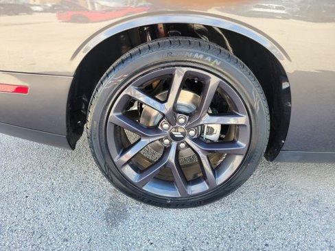 Used 2019 Dodge Challenger R/T w/ Driver Convenience Group image 7