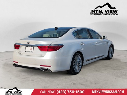 Used 2017 Kia K900 Luxury image 3