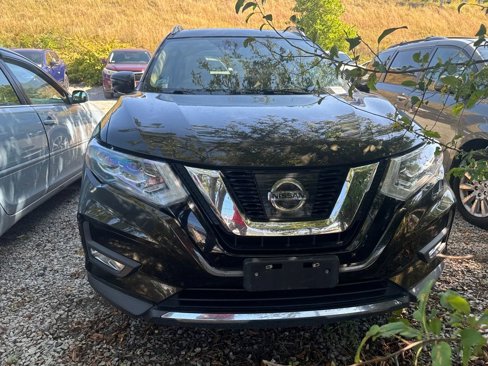Used 2017 Nissan Rogue SL w/ SL Premium Package image 2