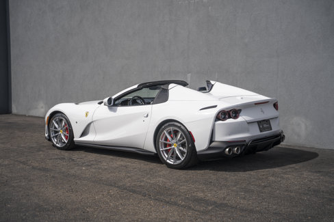 Used 2022 Ferrari 812 GTS image 3