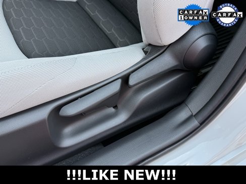 Used 2025 Toyota Corolla SE w/ SE Package image 25