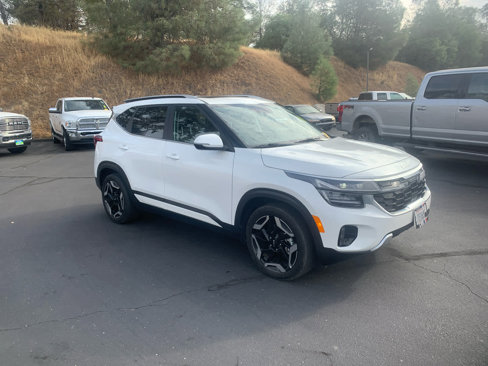 Used 2024 Kia Seltos SX w/ SX Sunroof Package image 3